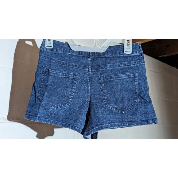 Forever 21 Stretch Denim Shorts Dark Wash High Waist Size 6 Jean Size 28 - Picture 2 of 4